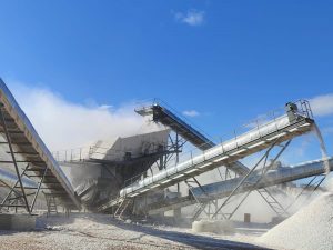 Sistema de trituración móvil para piedra caliza y guijarros de río: 30-500 TPH, configuración personalizable