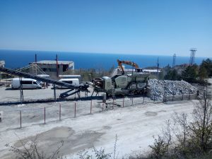 Línea de trituración móvil de granito exitosa en China