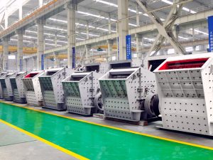 ¡Aumente la capacidad de producción en un 40%! La trituradora de impacto Liming Edición Europea ayuda a modernizar las líneas de producción de arena y grava